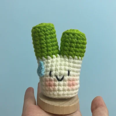 crochet green onion on stand
